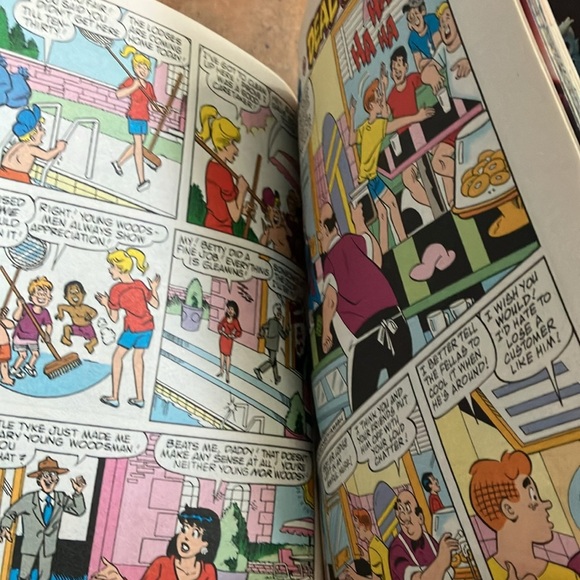 World of Archie, jumbo comics digest, #60 collectible 75 years edition FAIR - Picture 10 of 14